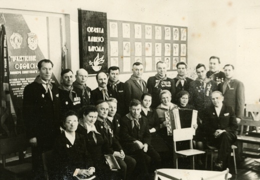 Ветераны 9-й ГКСД на встрече в школе № 66 г. Новосибирска