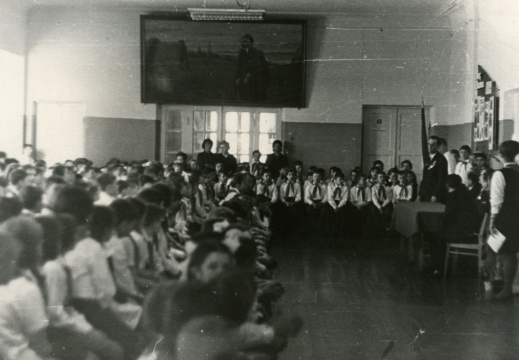 Торжественная линейка с участием ветеранов 9-й ГКСД